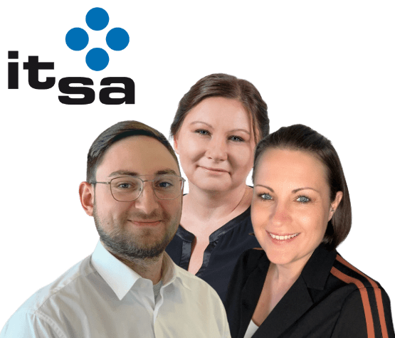 Gruppenbild von Managed IP-Mitarbeitern, links darüber das „it sa“-Logo